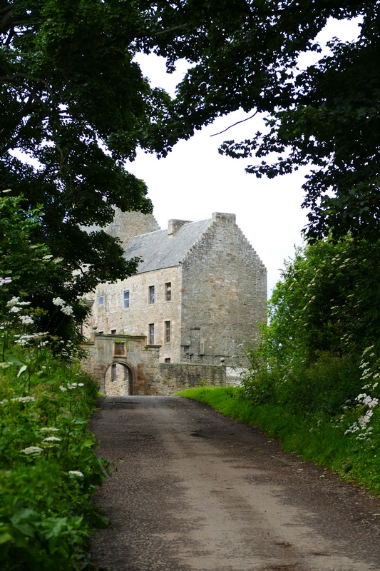 Midhope Castle, aka "Lallybroch"